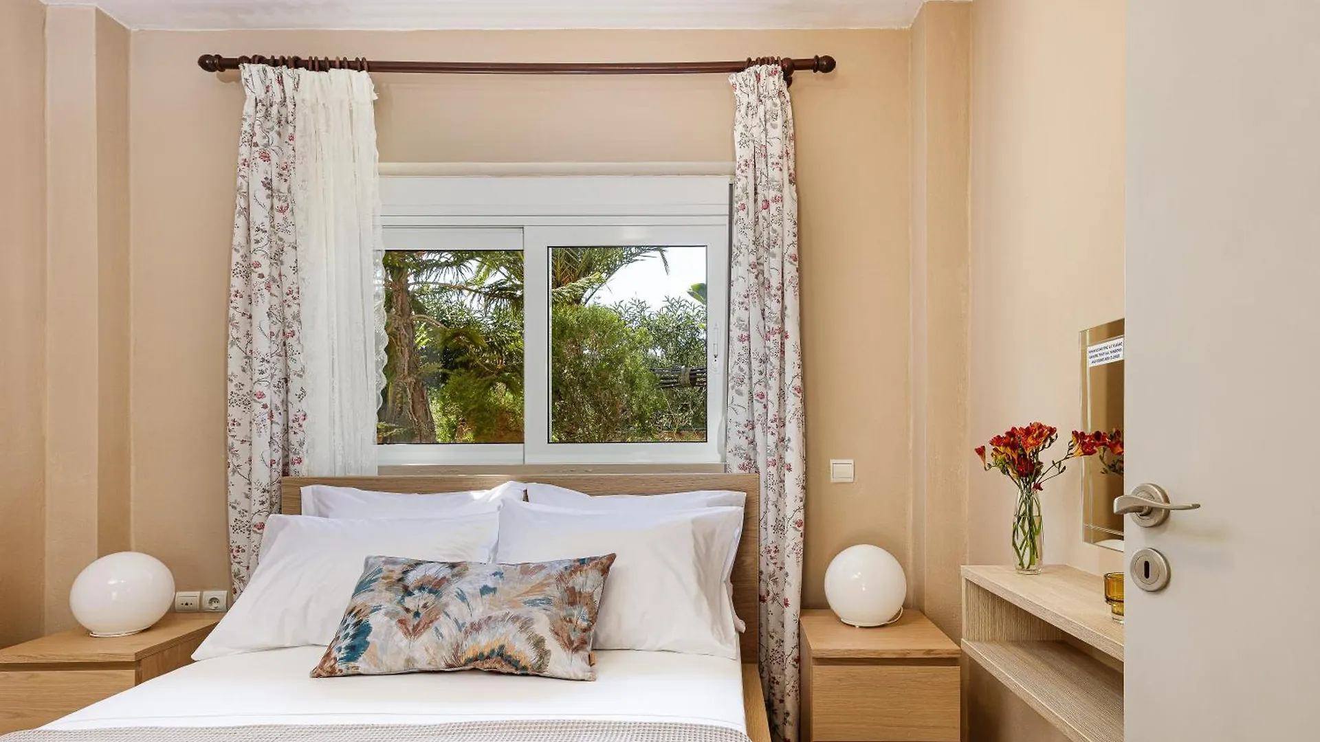 Aparthotel Evie'S Houses Kalathas
